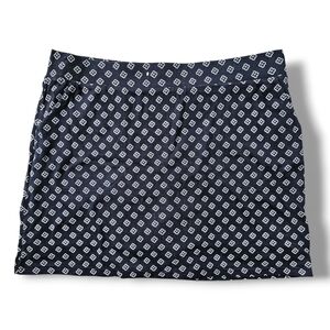 5️⃣2️⃣5️⃣ Floral Print Black & White Skort (Skirt With Shorts) | Croft & Barrow